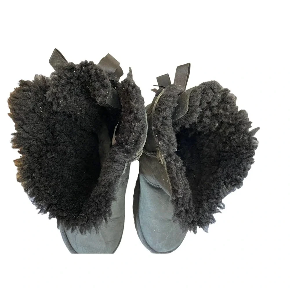 GUC! Ugg Bailey Bow II Boot Black Suede Size 4
